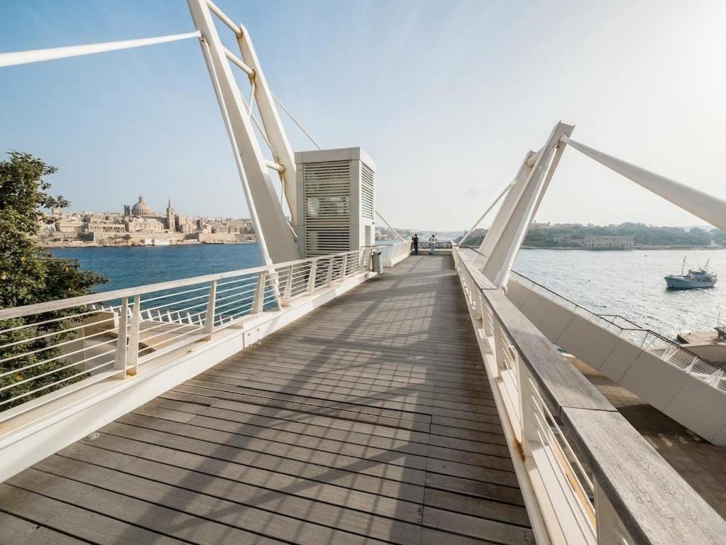 Marvellous 3Br Apartment In Central St Julians Saint Julian's Ngoại thất bức ảnh