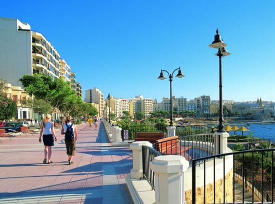 Marvellous 3Br Apartment In Central St Julians Saint Julian's Ngoại thất bức ảnh